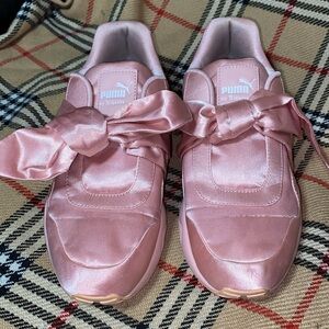 Puma Bow Rihanna Women’s Fenty Sneakers